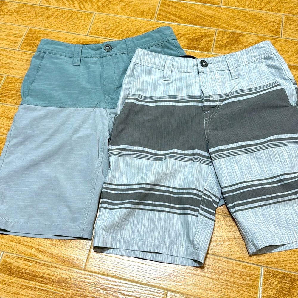 Volcom Surf & Turf Shorts (26 / Y12)